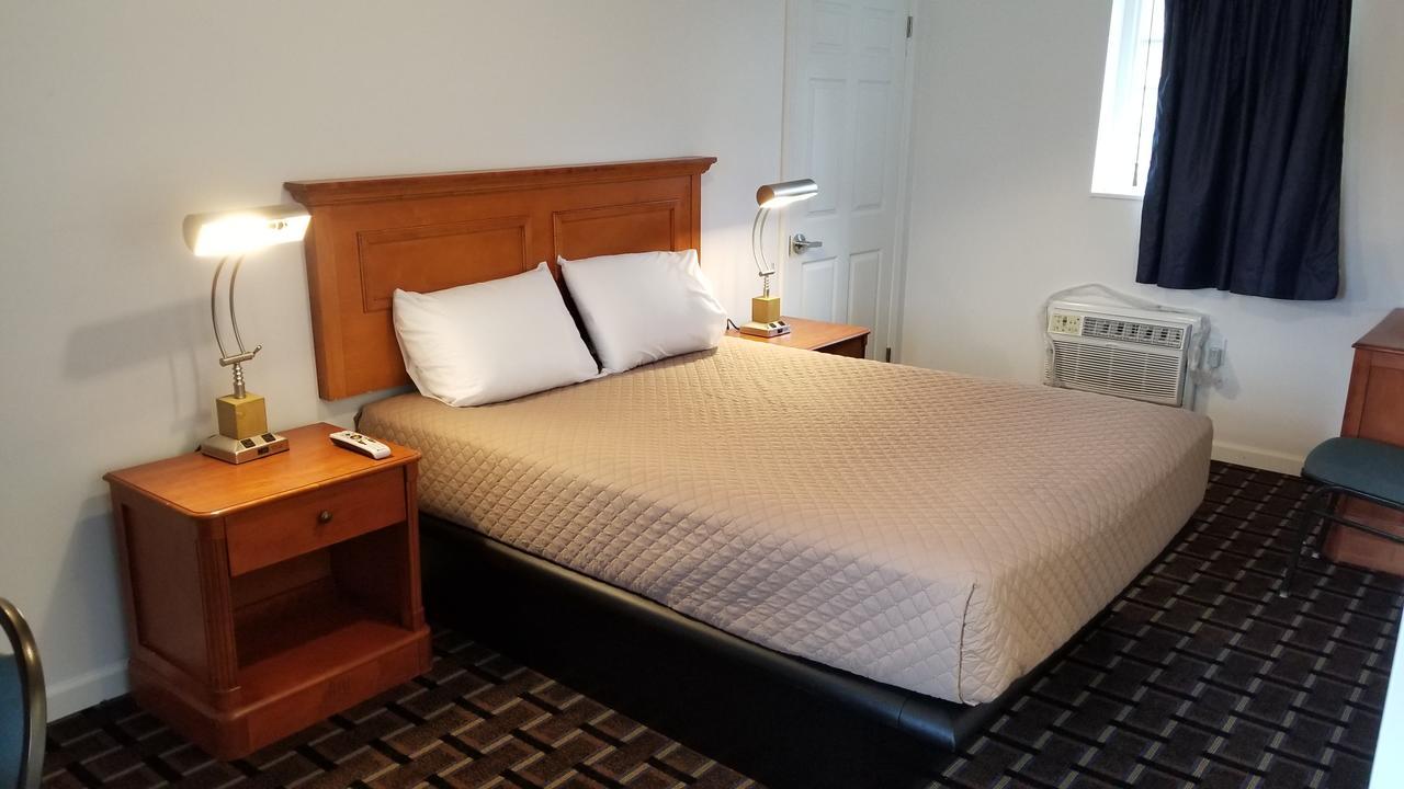 Budget Inn Breezewood Экстерьер фото