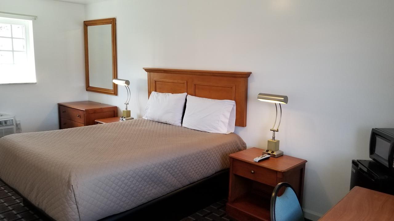 Budget Inn Breezewood Экстерьер фото