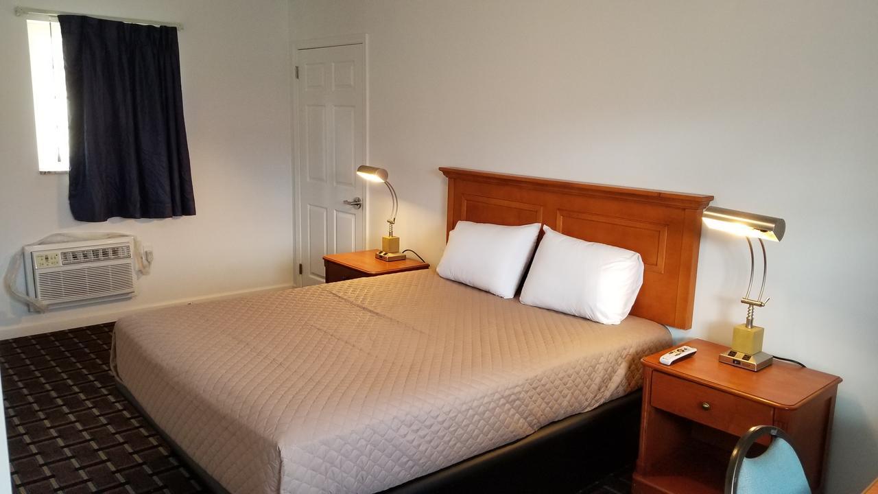 Budget Inn Breezewood Экстерьер фото